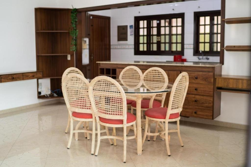 Casa Com Piscina, Churrasqueira E Garagem - Holiday home