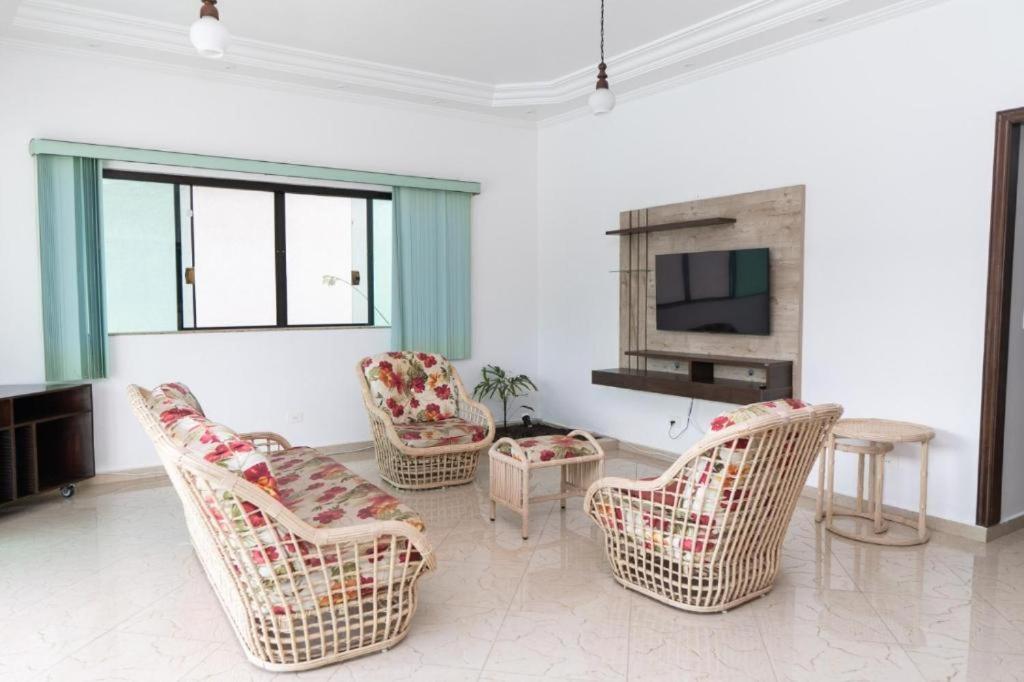 Casa Com Piscina, Churrasqueira E Garagem - Holiday home *