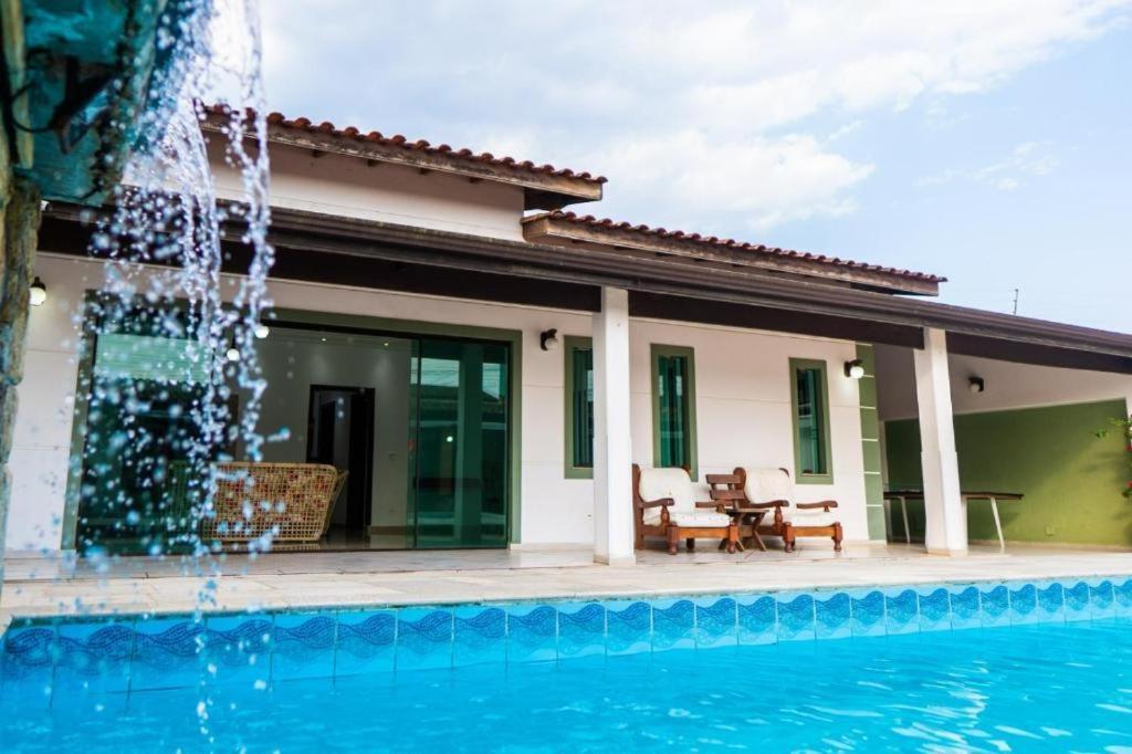 Casa Com Piscina, Churrasqueira E Garagem - Holiday home